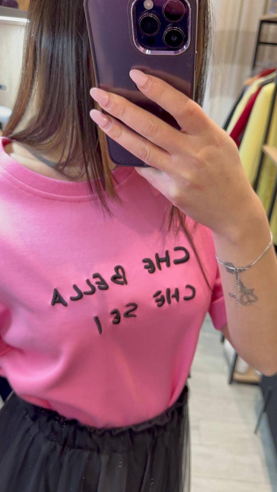 T-SHIRT CON MANICHE CORTE CON RICAMO " Che bella che sei"