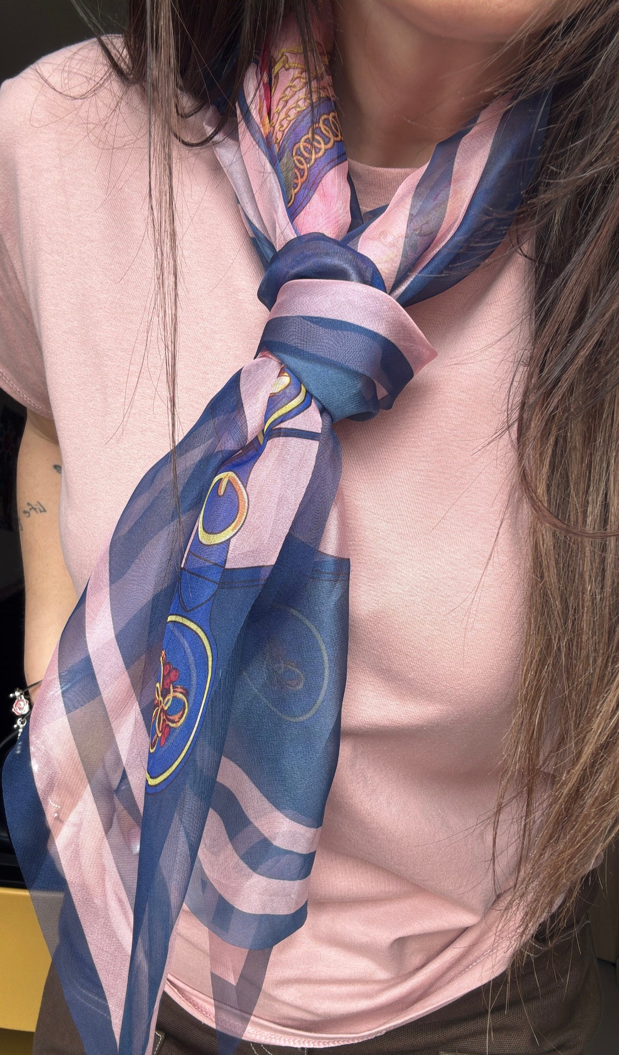 T-SHIRT FOULARD