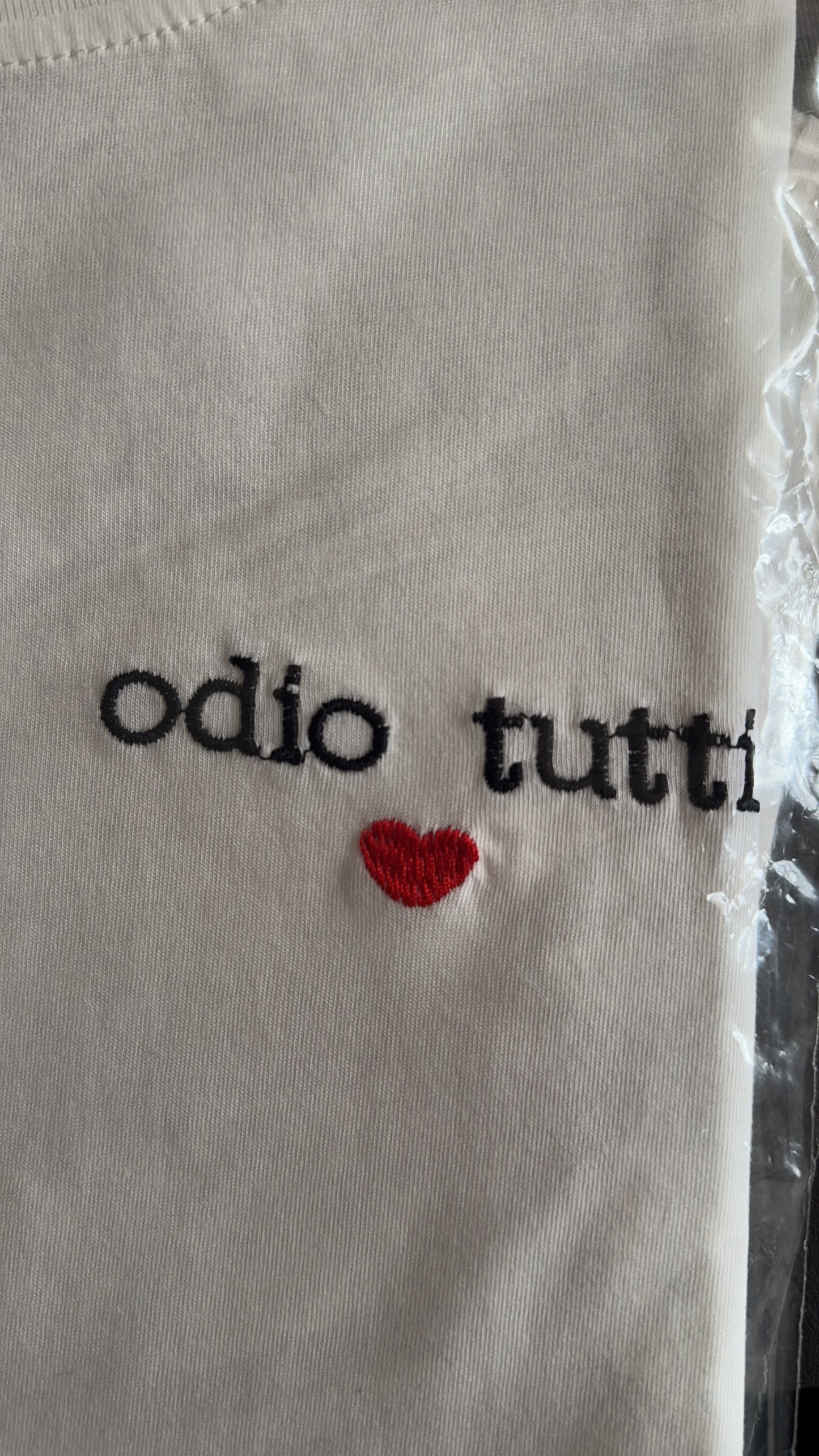 T-SHIRT  SCRITTA RICAMATA