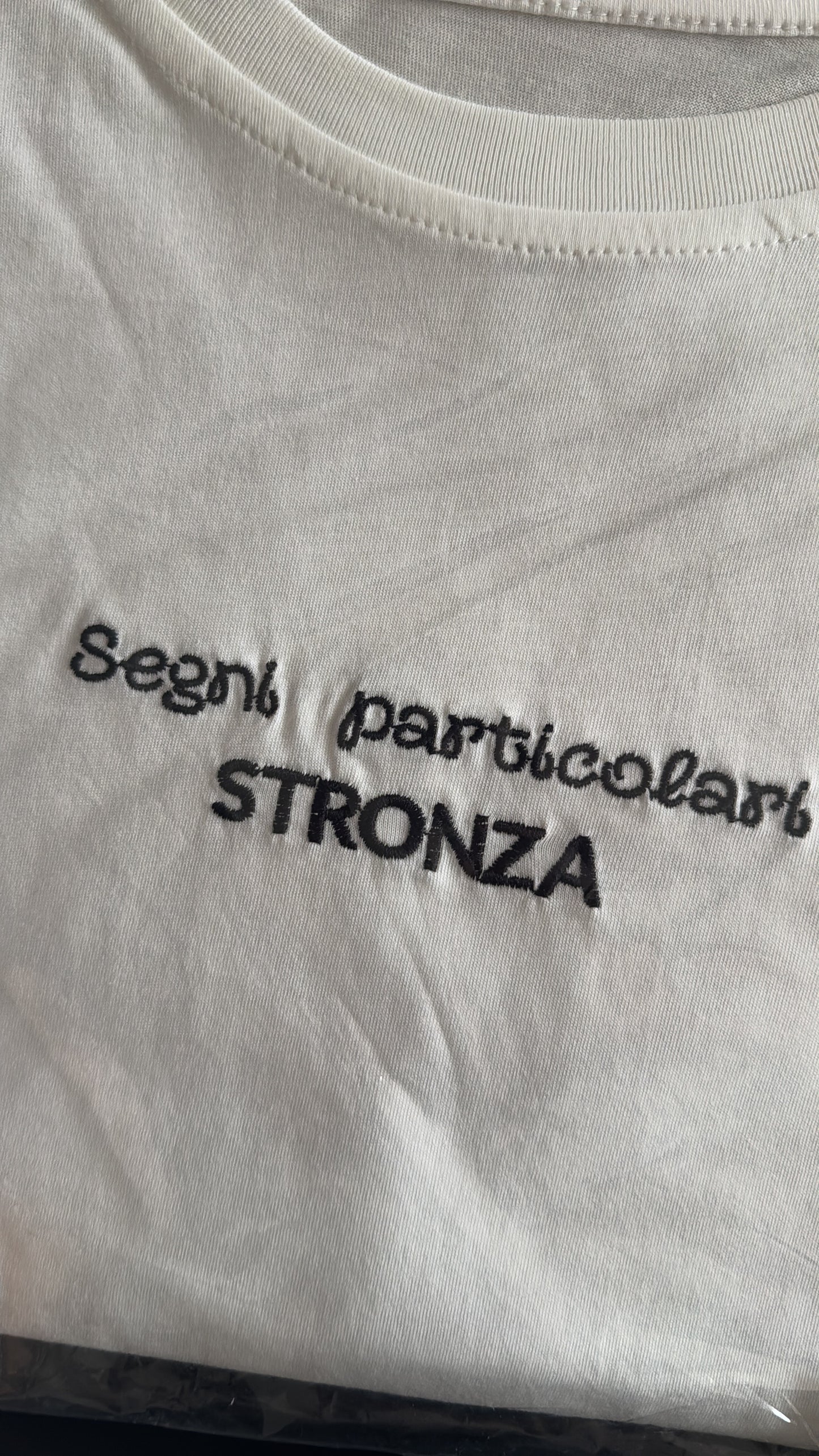 T-SHIRT  SCRITTA RICAMATA