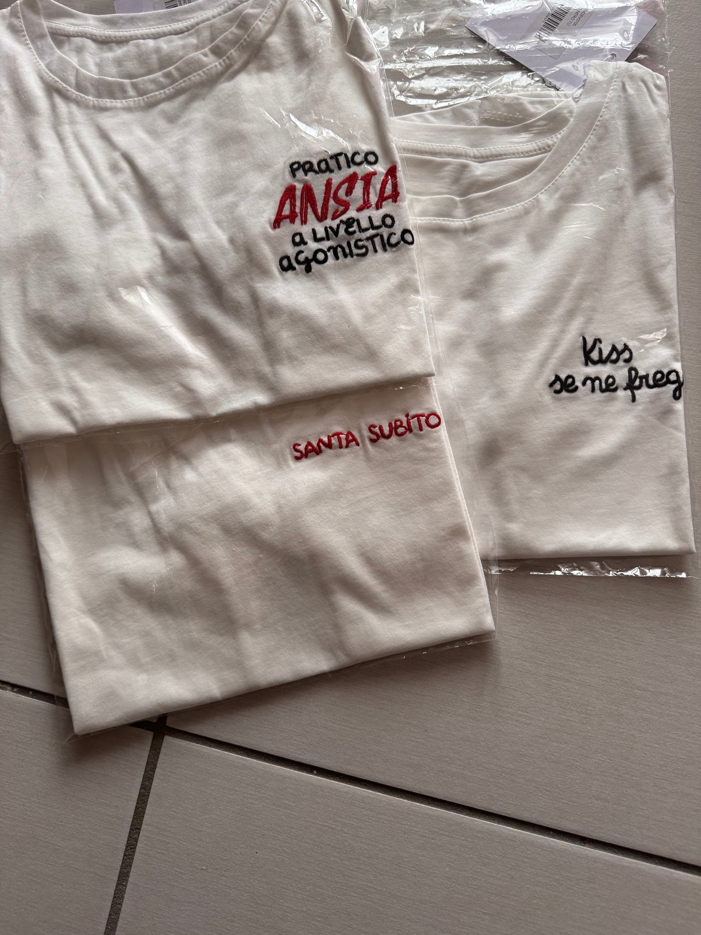 T-SHIRT  SCRITTA RICAMATA