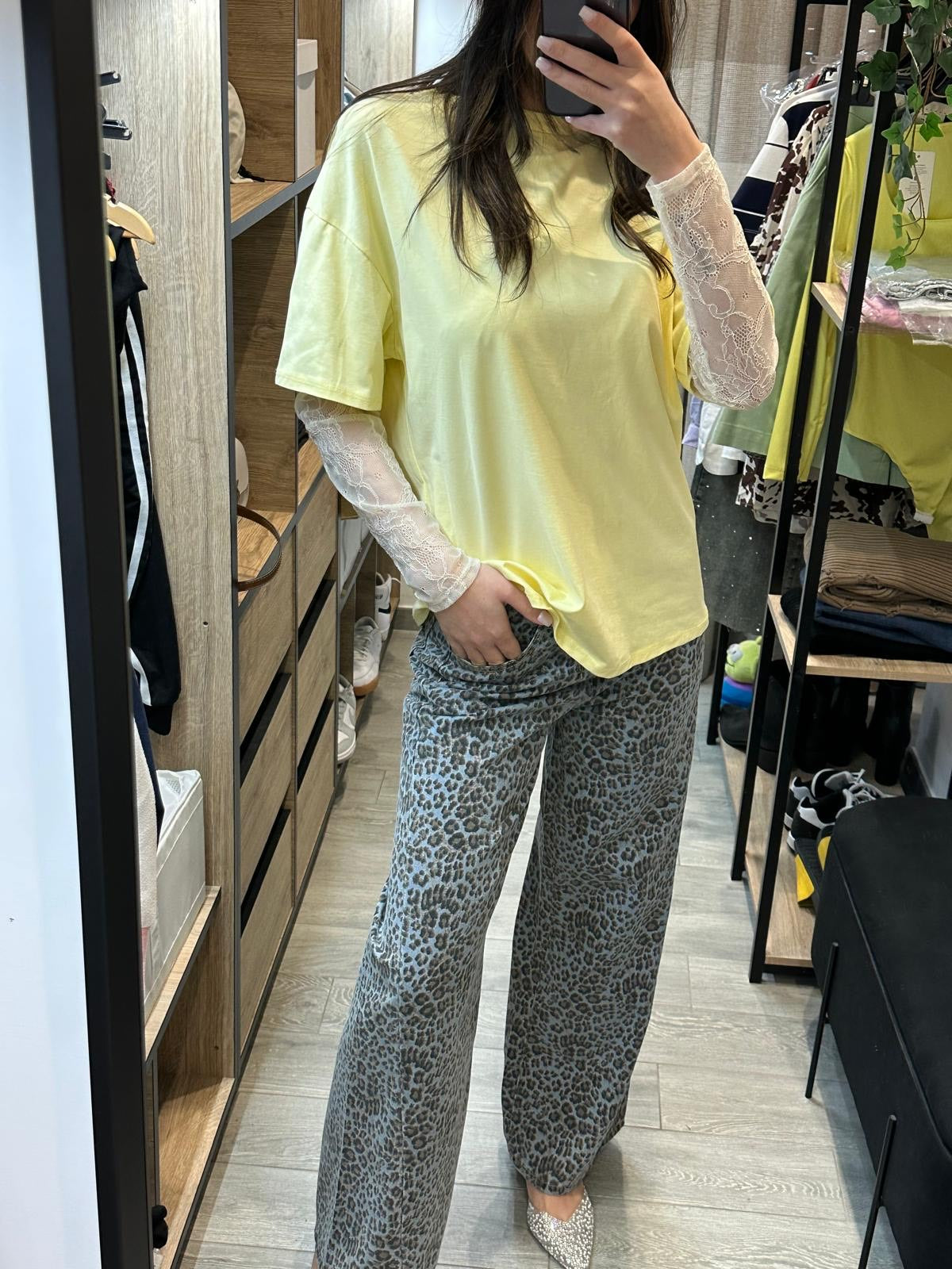 T-SHIRT CON MANICA IN PIZZO