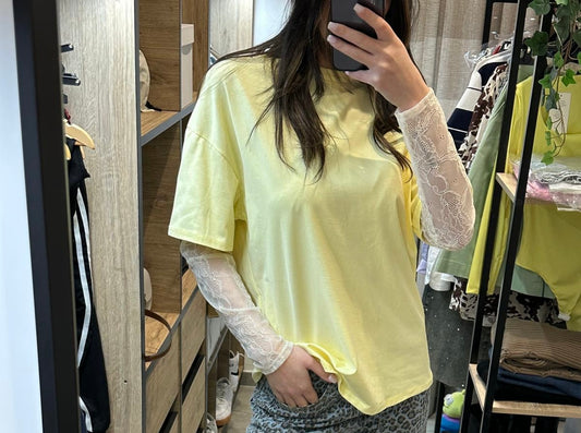 T-SHIRT CON MANICA IN PIZZO