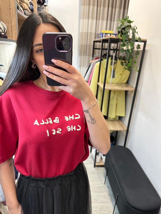 T-SHIRT CON MANICHE CORTE CON RICAMO " Che bella che sei"