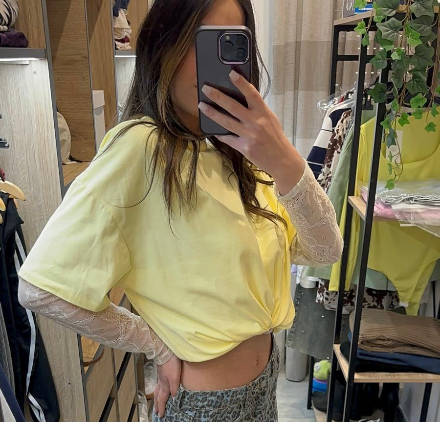 T-SHIRT CON MANICA IN PIZZO